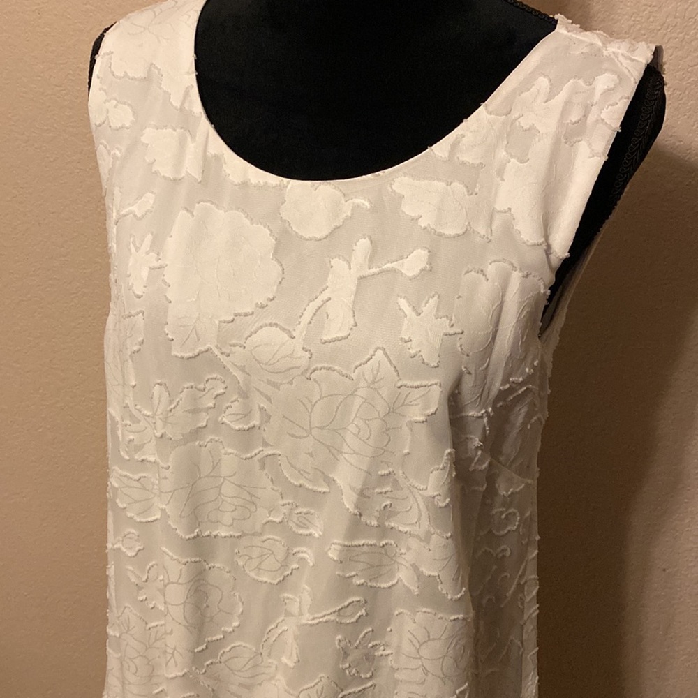 White Lace Top - Picture 2 of 9